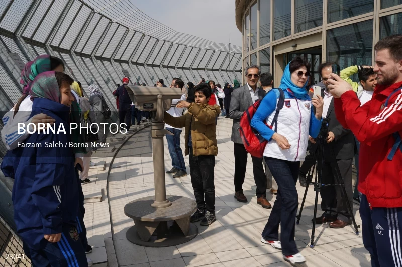 Foreign athletes visit Tehran's Milad Tower