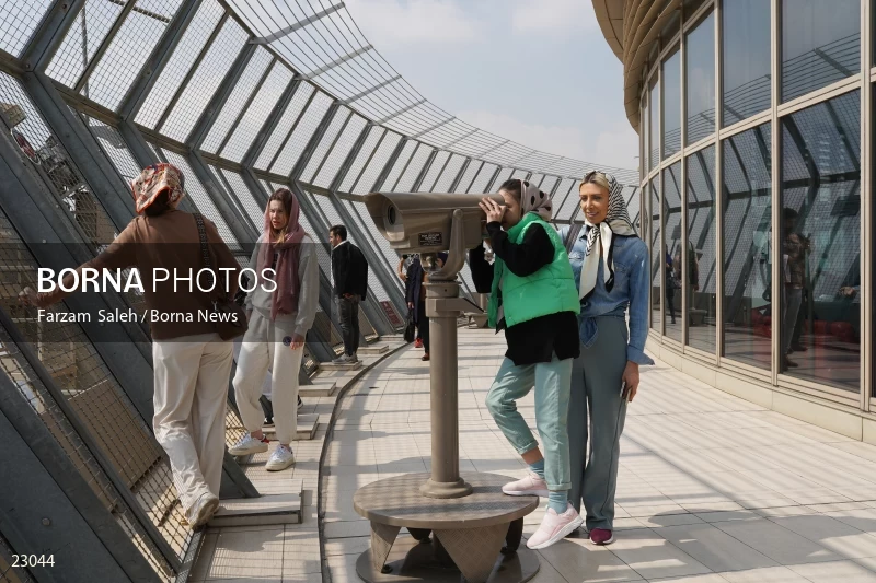 Foreign athletes visit Tehran's Milad Tower