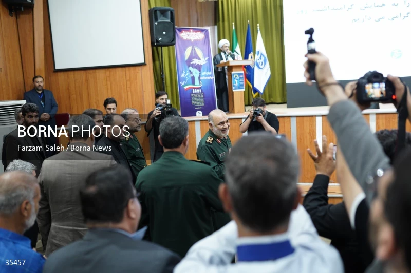 The Seminar on the progress of a strong Iran with promising journalists