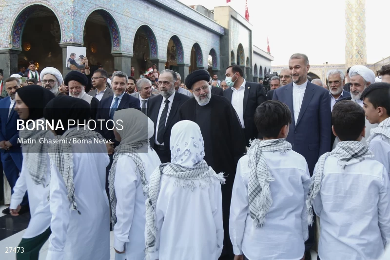President Ebrahim Raisi in the holy shrine of Hazrat Zeinab (PBUH)