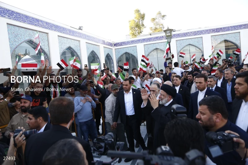 President Ebrahim Raisi in the holy shrine of Hazrat Zeinab (PBUH)