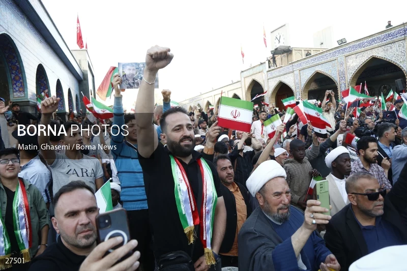 President Ebrahim Raisi in the holy shrine of Hazrat Zeinab (PBUH)