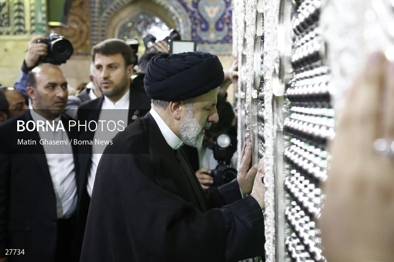 President Ebrahim Raisi in the holy shrine of Hazrat Ruqayya
