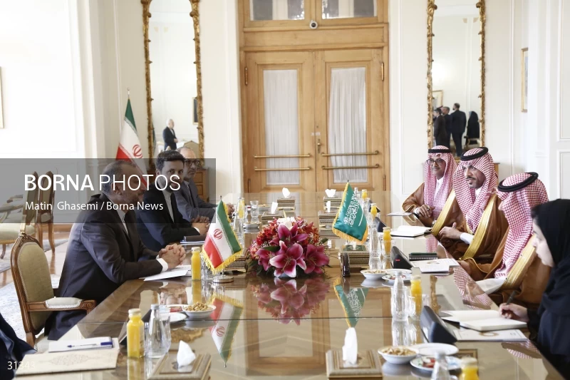 Meeting between the foreign ministers of Iran and Saudi Arabia