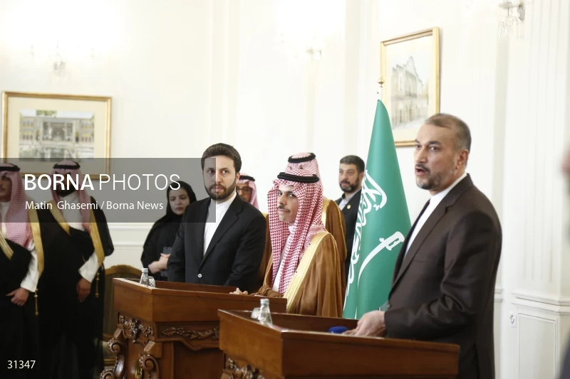 Meeting between the foreign ministers of Iran and Saudi Arabia