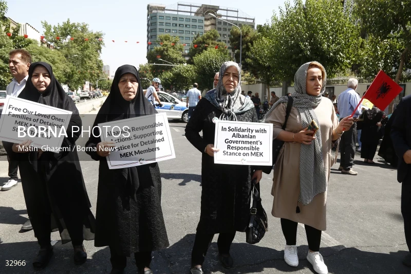 Gathering of "Nejat Society" members in front of the Red Cross office in Tehran