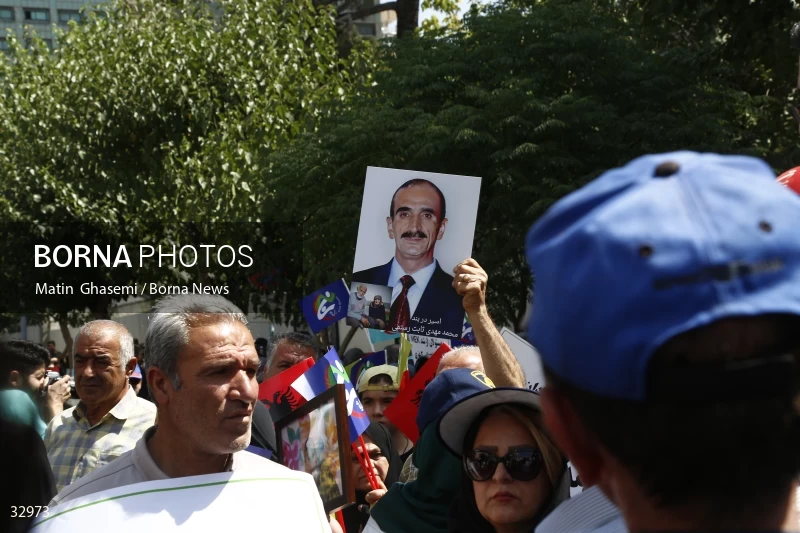 Gathering of "Nejat Society" members in front of the Red Cross office in Tehran
