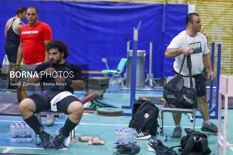 The record setting of Iran's national weightlifting team