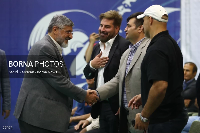 The record setting of Iran's national weightlifting team