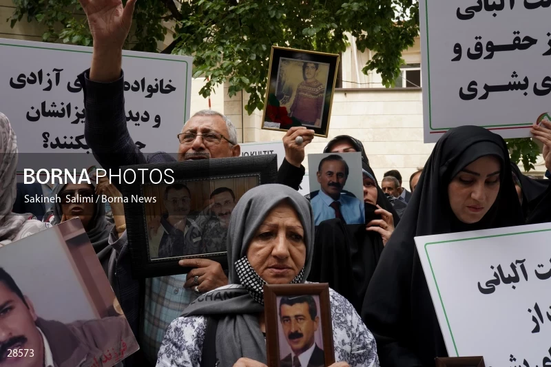Gathering of "Nejat Society" members in front of the Red Cross office in Tehran