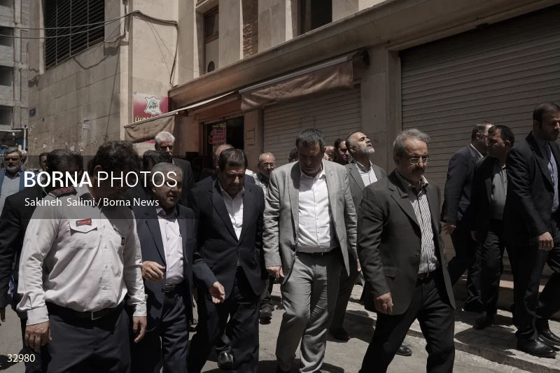 First vice president visits Pachenar Bazaar in Tehran