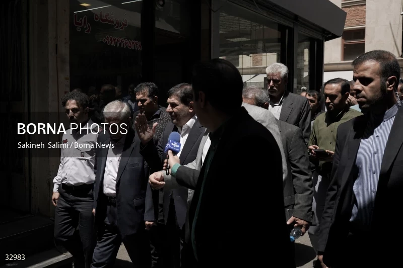 First vice president visits Pachenar Bazaar in Tehran