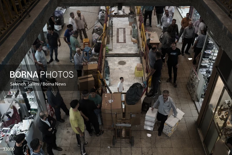 First vice president visits Pachenar Bazaar in Tehran