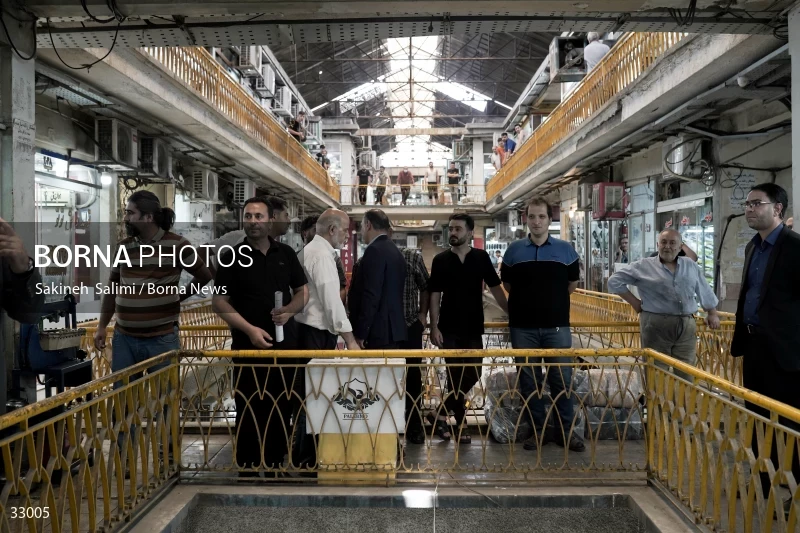 First vice president visits Pachenar Bazaar in Tehran