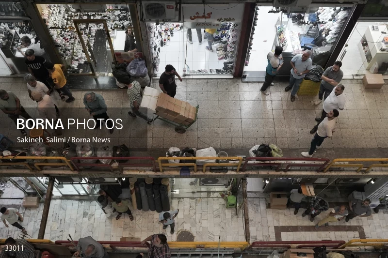 First vice president visits Pachenar Bazaar in Tehran
