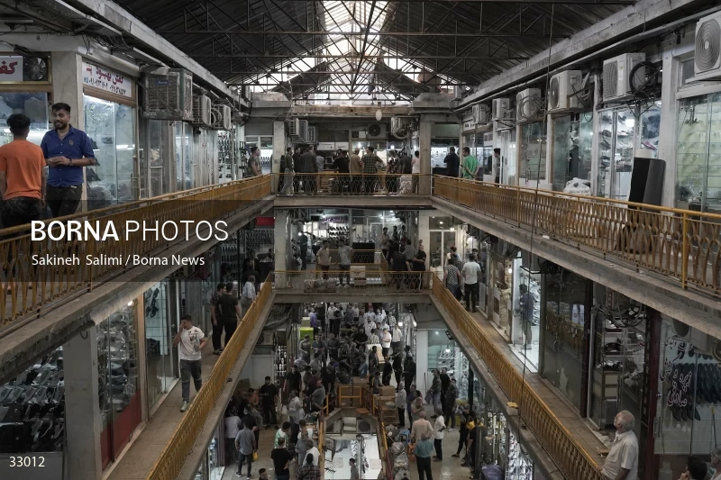 First vice president visits Pachenar Bazaar in Tehran