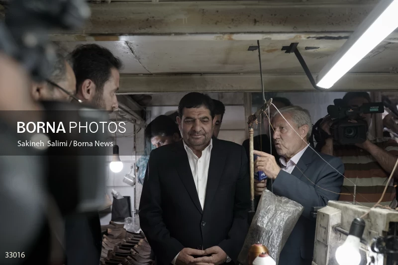 First vice president visits Pachenar Bazaar in Tehran