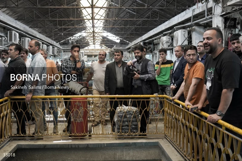 First vice president visits Pachenar Bazaar in Tehran