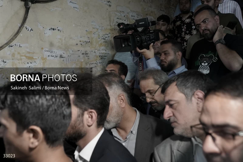 First vice president visits Pachenar Bazaar in Tehran