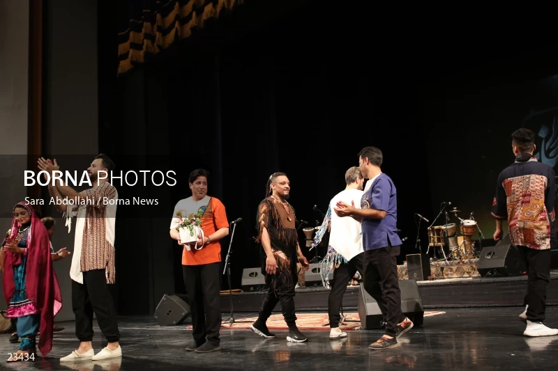 Lian music band concert