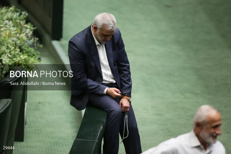 Parliamentary session about confidence vote to Minister of Education