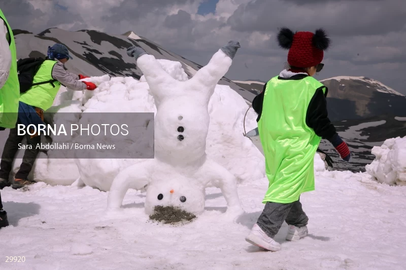 Snowman Festival in Tochal