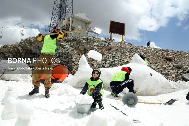 Snowman Festival in Tochal