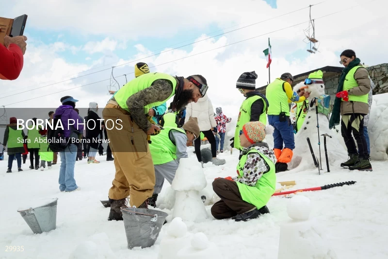 Snowman Festival in Tochal