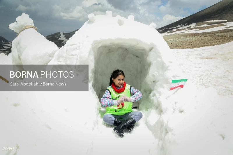 Snowman Festival in Tochal