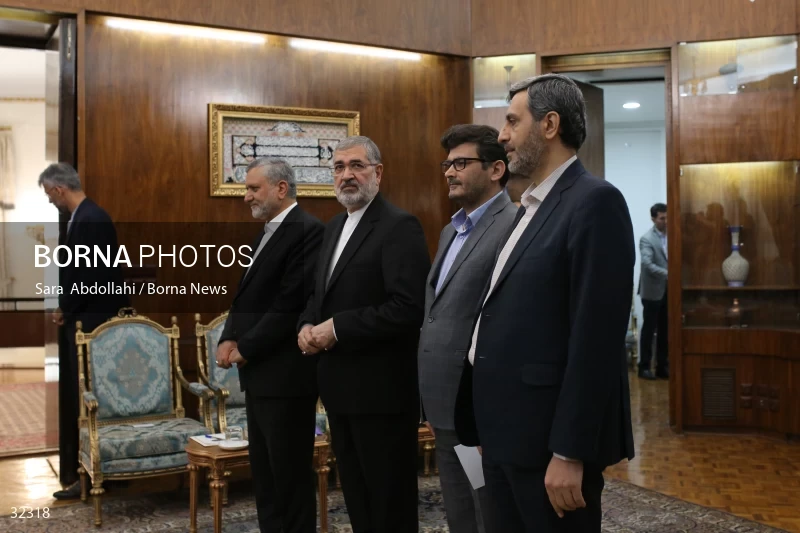The meeting of the Minister of Labor of Qatar with the first vice president of Iran