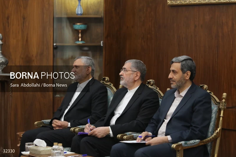 The meeting of the Minister of Labor of Qatar with the first vice president of Iran