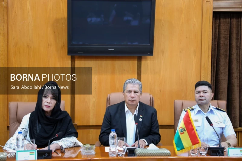 Meeting between the Ministers of Defense of Bolivia and Iran
