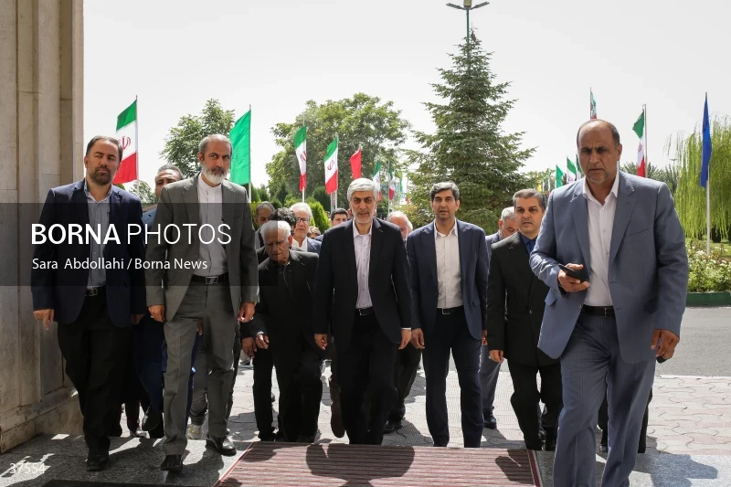 The presence of Kioumars Hashemi at the Tomb of the Unknown Martyrs