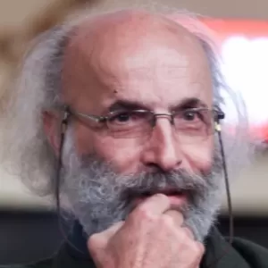 Kianoosh Ayari