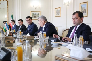 دیدار سرپرست وزارت خارجه ازبکستان با وزیر امور خارجه ایران