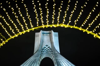 اجرای برنامههای فرهنگی در میدان آزادی در نخستین شب بهار 1402