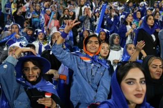 اولین حضور زنان در استادیوم در یک مسابقه لیگ برتر فوتبال ایران