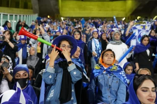 اولین حضور زنان در استادیوم در یک مسابقه لیگ برتر فوتبال ایران