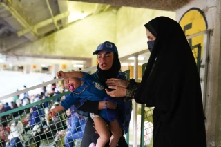 اولین حضور زنان در استادیوم در یک مسابقه لیگ برتر فوتبال ایران
