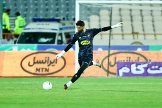 دیدار تیم های فوتبال پرسپولیس - ملوان در هفته بیست و پنجم لیگ برتر فوتبال ایران