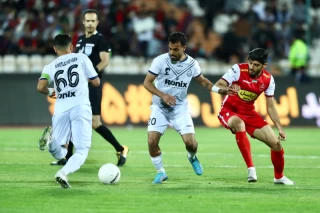 دیدار تیم های فوتبال پرسپولیس - ملوان در هفته بیست و پنجم لیگ برتر فوتبال ایران