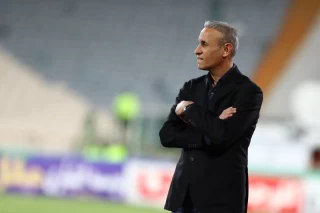دیدار تیم های فوتبال پرسپولیس - ملوان در هفته بیست و پنجم لیگ برتر فوتبال ایران