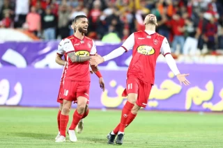 دیدار تیم های فوتبال پرسپولیس - ملوان در هفته بیست و پنجم لیگ برتر فوتبال ایران