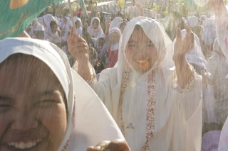 Celebration for first time fasting school girls in Tehran