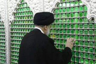 حضور رییس جمهور در حرم مطهر حضرت رقیه (س)