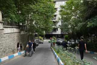 تجمع اعضای «انجمن نجات» مقابل دفتر صلیب سرخ