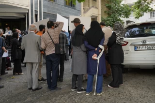 تجمع اعضای «انجمن نجات» مقابل دفتر صلیب سرخ