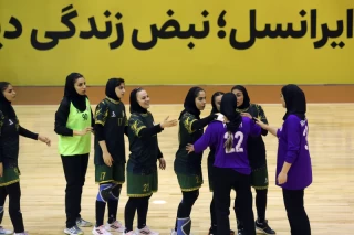 قهرمانی سنگ آهن بافق در لیگ برتر هندبال زنان ایران