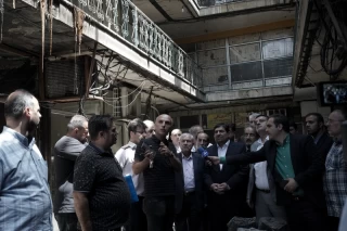 بازدید معاون اول رییس جمهور از بازار پاچنار تهران