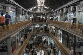 بازدید معاون اول رییس جمهور از بازار پاچنار تهران